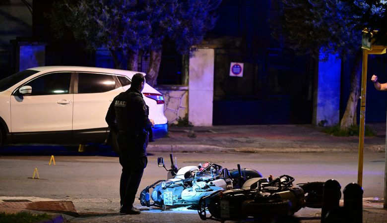 Βίντεο ντοκουμέντο από την καταδίωξη στον Άγιο Δημήτριο – Σεσημασμένος ο ένας από τους δράστες που εμβόλισαν τις μηχανές της ομάδας ΔΙ.ΑΣ