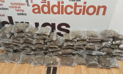 Συνελήφθησαν στο αεροδρόμιο «Ελευθέριος Βενιζέλος» δύο μέλη διεθνούς σπείρας με 44 κιλά ακατέργαστης κάνναβης