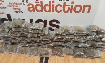 Συνελήφθησαν στο αεροδρόμιο «Ελευθέριος Βενιζέλος» δύο μέλη διεθνούς σπείρας με 44 κιλά ακατέργαστης κάνναβης