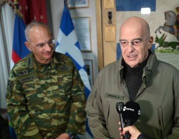 Δένδιας από το 1ο Σύνταγμα Πεζικού στη Φλώρινα: Οι Ένοπλες Δυνάμεις φρουρούν τα όρια της επικράτειας και παρέχουν αίσθημα ασφάλειας