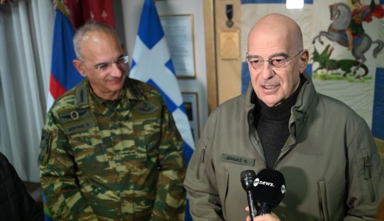 Δένδιας από το 1ο Σύνταγμα Πεζικού στη Φλώρινα: Οι Ένοπλες Δυνάμεις φρουρούν τα όρια της επικράτειας και παρέχουν αίσθημα ασφάλειας