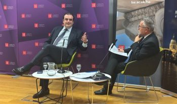 Πιερρακάκης στο LSE: Η Ελλάδα είναι παράδειγμα δημοσιονομικής πειθαρχίας και μεταρρυθμίσεων