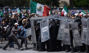 Περισσότεροι από 120 τραυματίες σε επεισοδιακή διαδήλωση στο Μεξικό