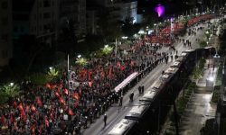 Ολοκληρώθηκε έξω από την Αμερικανική Πρεσβεία η πορεία για την 52η επέτειο από την εξέγερση του Πολυτεχνείου