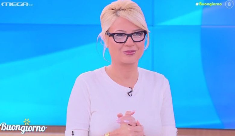 Με… νέο λουκ η Φαίη Σκορδά: «’Εχω μια πάθηση στα μάτια»