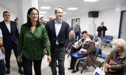 Ο Μητσοτάκης στο νέο Κέντρο Πιστοποίησης Αναπηρίας του Πειραιά: «Η νέα εικόνα των ΚΕΠΑ όπως τη θέλουμε, όπως αξίζουν σε μια ευρωπαϊκή χώρα»