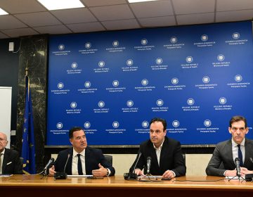 Τα τρία νέα ψηφιακά εργαλεία για την προστασία των ανηλίκων από το αλκοόλ και τα τσιγάρα – Πώς θα γίνεται η επαλήθευση ηλικίας