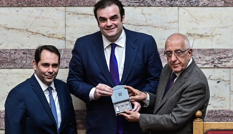 Προϋπολογισμός 2026: Ενίσχυση 3,2 δισ. ευρώ για μισθωτούς επαγγελματίες αγρότες και ένστολους το 2026