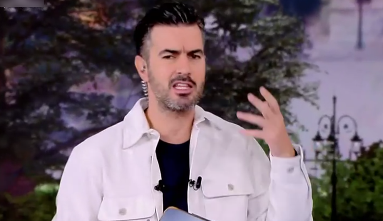 Γιάννης Τσιμιτσέλης για τα «γαλλικά» στον… αέρα: «Ζητώ συγγνώμη γι’ αυτά που ακούστηκαν, ήταν ένα δικό μου τραγικό λάθος»