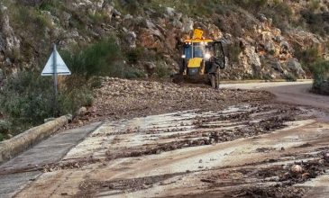 Δύσκολη η νύχτα στα Βόρεια Τζουμέρκα – Εγκλωβισμένοι σε ξενοδοχείο στους Μελισσουργούς