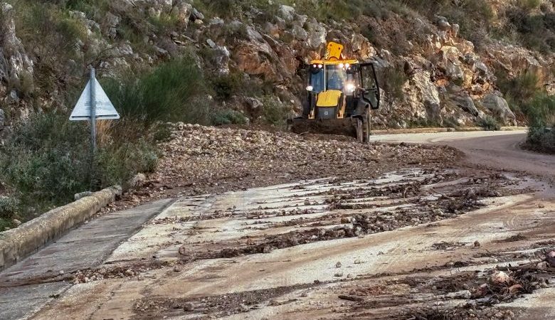 Δύσκολη η νύχτα στα Βόρεια Τζουμέρκα – Εγκλωβισμένοι σε ξενοδοχείο στους Μελισσουργούς