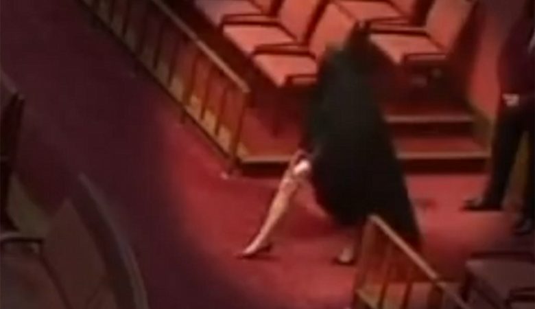 Αυστραλία: Ακροδεξιά γερουσιαστής εμφανίστηκε με μπούρκα μέσα στο κοινοβούλιο και προκάλεσε οργισμένες αντιδράσεις