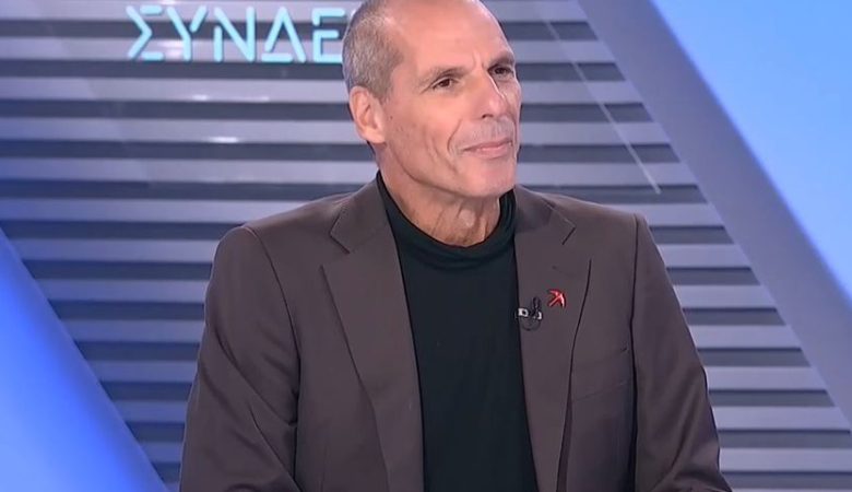 Βαρουφάκης: Ο Τσίπρας θέλει να παρουσιάσει την ενοχή του ως αφέλεια