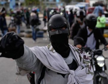 H ανθρώπινη συμπεριφορά σε δημόσιους χώρους βελτιώνεται, όταν είναι κοντά ο Μπάτμαν