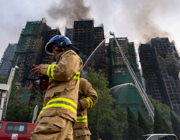 Φονική πυρκαγιά στο Χονγκ Κονγκ: Στους 94 οι νεκροί
