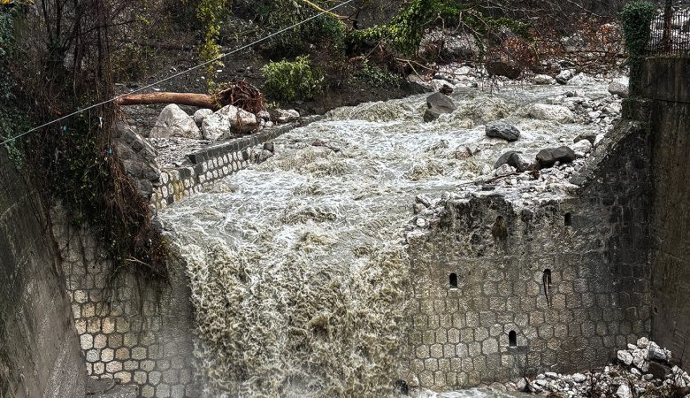 Η κακοκαιρία «χτυπάει» και την Αττική – Σήμερα και αύριο το επικίνδυνο 48ωρο