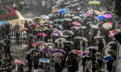 Άνοιξαν οι ουρανοί στην Αττική, δρόμοι μετατράπηκαν σε ποτάμια