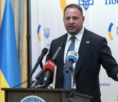 Παραιτήθηκε το «δεξί χέρι» του Ζελένσκι λόγω της έρευνας για διαφθορά στην Ουκρανία