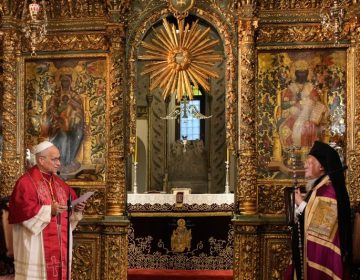 Ιστορική και υψηλού συμβολισμού επίσκεψη του Πάπα Λέοντα ΙΔ’ στο Φανάρι – Υπεγράφη η κοινή δήλωση με τον Βαρθολομαίο – Μήνυμα ενότητας