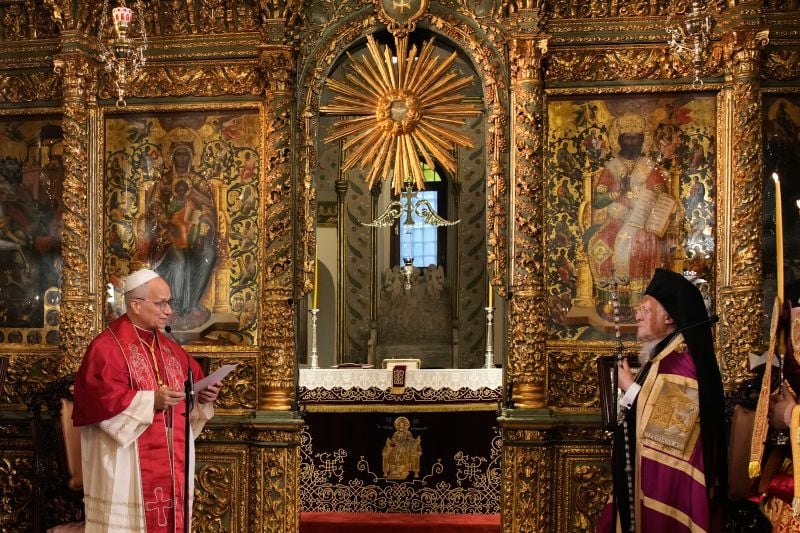 Ιστορική και υψηλού συμβολισμού επίσκεψη του Πάπα Λέοντα ΙΔ’ στο Φανάρι – Υπεγράφη η κοινή δήλωση με τον Βαρθολομαίο – Μήνυμα ενότητας