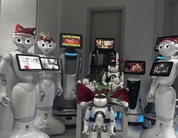 Ρομπότ λένε τα κάλαντα στην Θεσσαλονίκη: Ο Pepper σε ρόλο βοηθού Αϊ-Βασίλη