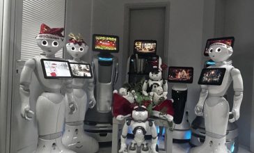 Ρομπότ λένε τα κάλαντα στην Θεσσαλονίκη: Ο Pepper σε ρόλο βοηθού Αϊ-Βασίλη