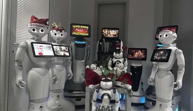 Ρομπότ λένε τα κάλαντα στην Θεσσαλονίκη: Ο Pepper σε ρόλο βοηθού Αϊ-Βασίλη