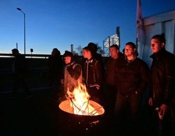 Κλιμάκωση με ενίσχυση των μπλόκων αποφάσισαν οι αγρότες σε συνέλευση στη Νίκαια