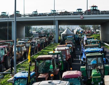 Ανυποχώρητοι οι αγρότες: Παραμένουν τα μπλόκα σε δρόμους και τελωνεία της Κεντρικής και Δυτικής Μακεδονίας, στη Νίκαια και στον Ε65