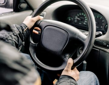 Η οδήγηση με μπουφάν μπορεί να προκαλέσει τραυματισμό ακόμη και με λίγα χιλιόμετρα