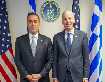 Συνάντηση Παπασταύρου με τον υπ. Ενέργειας των ΗΠΑ: Στο επίκεντρο η δημιουργία ομάδας εργασίας για τα ζητήματα του Κάθετου Διαδρόμου