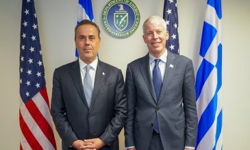 Συνάντηση Παπασταύρου με τον υπ. Ενέργειας των ΗΠΑ: Στο επίκεντρο η δημιουργία ομάδας εργασίας για τα ζητήματα του Κάθετου Διαδρόμου