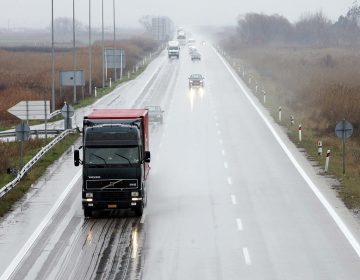 Νταλίκα κινήθηκε στο αντίθετο ρεύμα κυκλοφορίας στην εθνική οδό Αθηνών-Θεσσαλονίκης