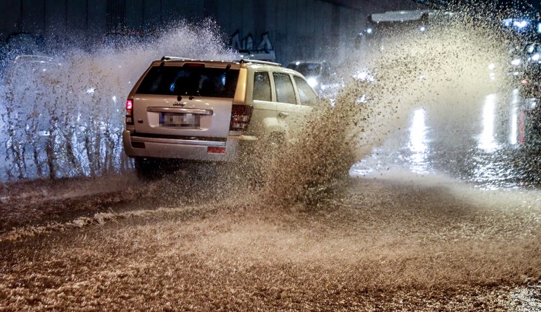 Κακοκαιρία Byron: Αποκαταστάθηκε η κυκλοφορία των οχημάτων σχεδόν σε όλη την Αττική