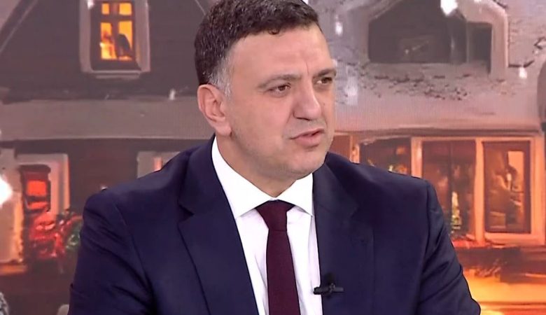 Κικίλιας: Έκτακτη προσέγγιση του “Blue Star” στη Σίφνο για διακομιδή παιδιού – Τι είπε για τις κινητοποιήσεις των αγροτών