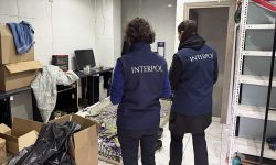 Εξαρθρώθηκε κύκλωμα εκμετάλλευσης ανηλίκων – Τους εξανάγκαζαν να πωλούν λαθραία καπνικά προϊόντα