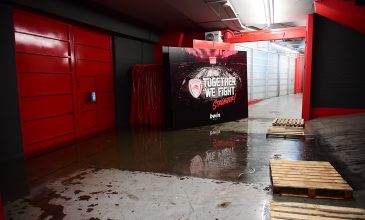 Αναβλήθηκε ο αγώνας Ολυμπιακός-Φενέρμπαχτσε λόγω της κακοκαιρίας – Δείτε εικόνες από το πλημμυρισμένο ΣΕΦ