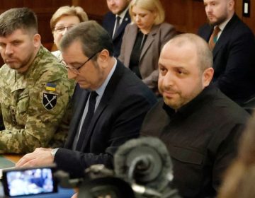 Ουκρανοί και Αμερικανοί συνεχίζουν τις συνομιλίες στη Φλόριντα για το σχέδιο ειρήνευσης του Τραμπ