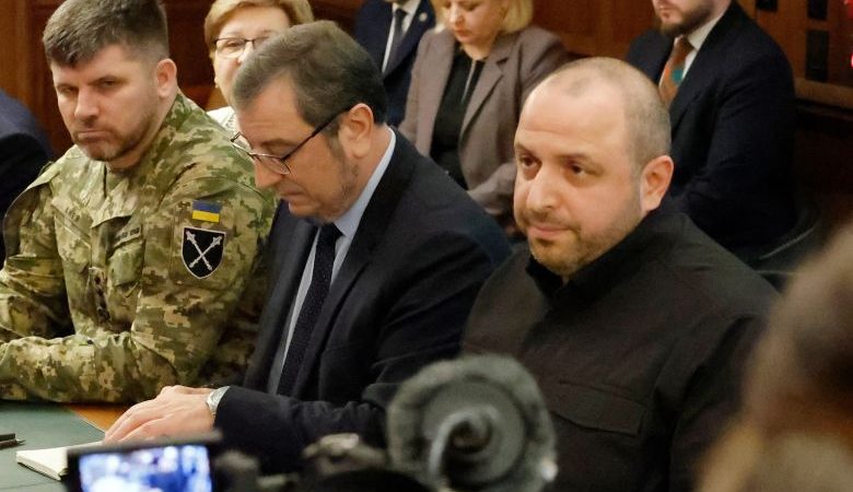 Ουκρανοί και Αμερικανοί συνεχίζουν τις συνομιλίες στη Φλόριντα για το σχέδιο ειρήνευσης του Τραμπ