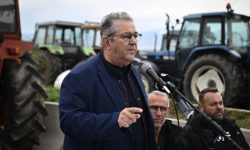 O Κουτσούμπας στο μπλόκο της Καρδίτσας: Η πρόταση του ΚΚΕ είναι η μόνη πραγματική, ρεαλιστική, που συμφέρει πραγματικά σήμερα τον Έλληνα αγρότη