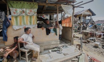 Ινδονησία: Οι νεκροί από τις πρόσφατες πλημμύρες ξεπέρασαν τους 1.000