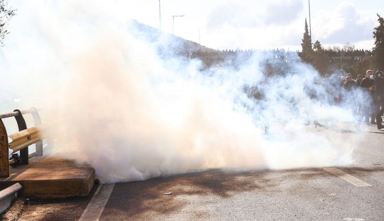 Για εγκληματική οργάνωση θα κατηγορηθούν οι αγρότες που έσπασαν περιπολικά και χτύπησαν αστυνομικούς στην Κρήτη