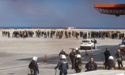 Κλειστό το αεροδρόμιο Ηρακλείου «Νίκος Καζαντζάκης» – Aγρότες εισέβαλαν στην πίστα