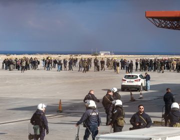 Κλειστό το αεροδρόμιο Ηρακλείου «Νίκος Καζαντζάκης» – Aγρότες εισέβαλαν στην πίστα