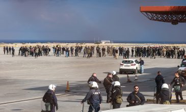 Κλειστό το αεροδρόμιο Ηρακλείου «Νίκος Καζαντζάκης» – Aγρότες εισέβαλαν στην πίστα