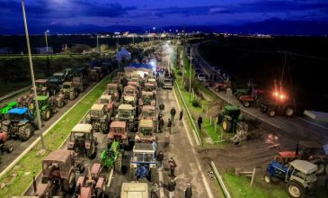 Κλειστό το τελωνείο των Ευζώνων και τα διόδια των Μαλγάρων από τα μπλόκα των αγροτών