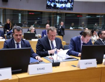 Πλεύρης από Βρυξέλλες: «Μείωση μεταναστευτικών ροών, ενίσχυση επιστροφών, ενεργητική φύλαξη των συνόρων»