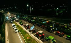 Αποκλεισμένος από τους αγρότες ο αυτοκινητόδρομος Πατρών-Πύργου