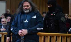 Δίκη Χρυσής Αυγής: «Εγκληματική οργάνωση με ναζιστική ιδεολογία. Αυτό ήταν το κίνητρό τους» είπε η εισαγγελέας