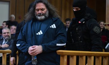 Δίκη Χρυσής Αυγής: «Εγκληματική οργάνωση με ναζιστική ιδεολογία. Αυτό ήταν το κίνητρό τους» είπε η εισαγγελέας